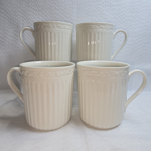 MIKASA ITALIAN COUNTRYSIDE CREAM COLOR MUG SET OF 4 EUC - Picture 1 of 4